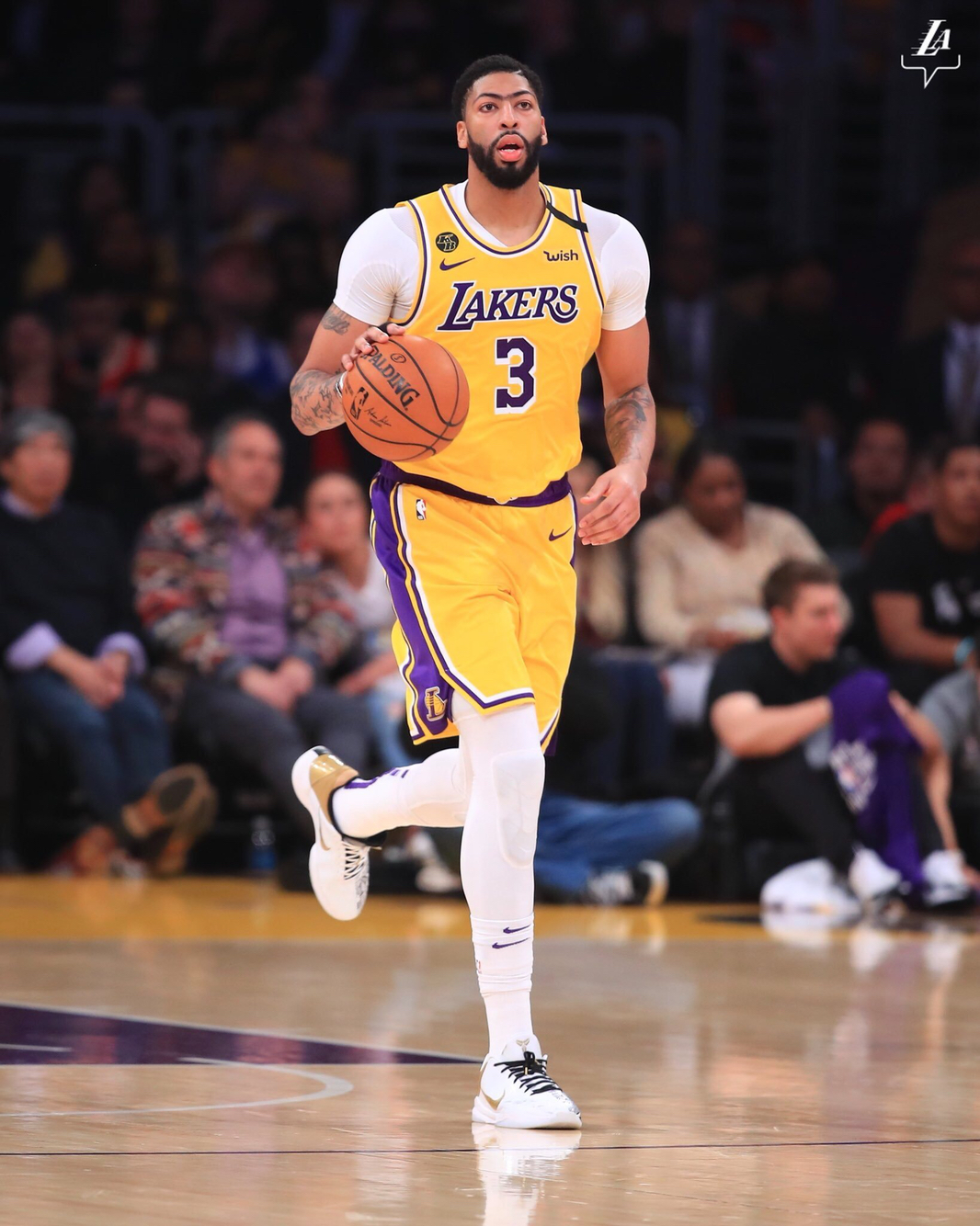 精华眼部护理液海报设计_新品眼霜海报设计公司